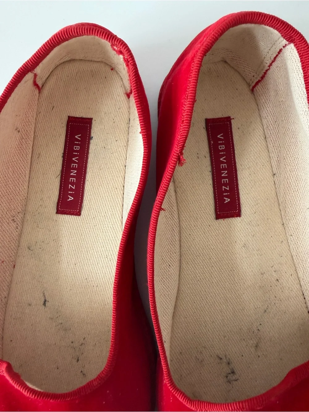 Vibi Venezia Women's Classic Velvet Rosso Flats, Size 41 (US 11) - Picture 6 of 11